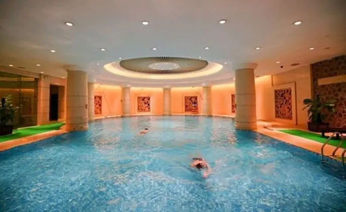 Wyndham Grand Plaza Royale Ningbo - Havuz
