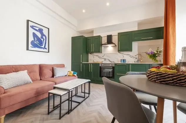 Wyndham Square Apartments by K Boutique - Yerinde Yemek
