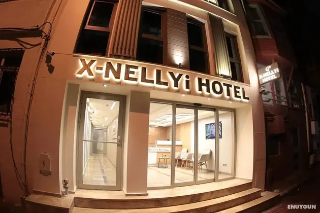 X-Nellyi Hotel - Gece Görünümü