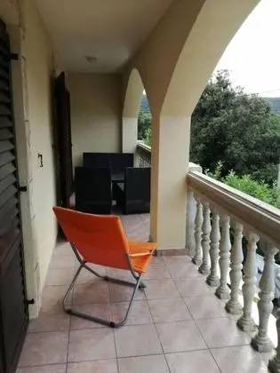 Xena - Comfort and Spacious - A4 Orange