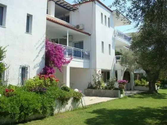 Xenios Faros Apartments - Lobi