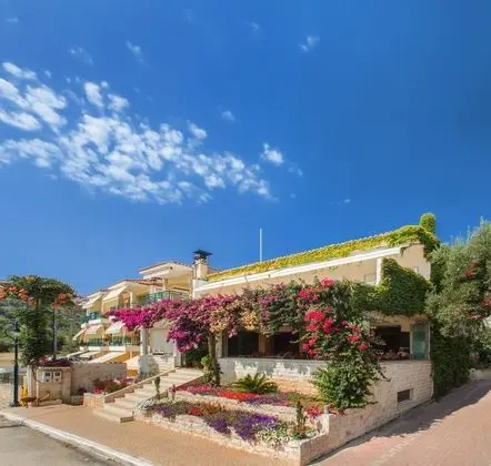 Xenios Loutra Village Beach Hotel