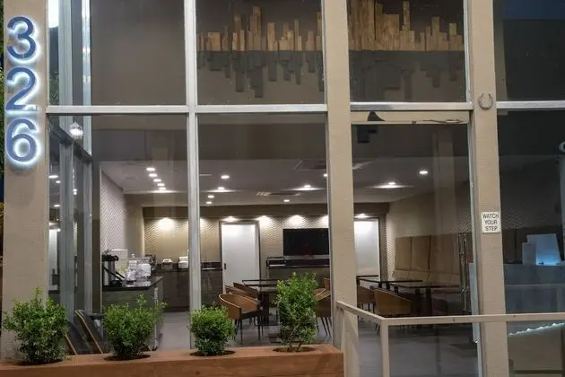 Hotel Xilo Glendale - Dış Mekan