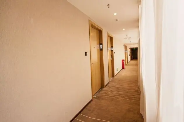 XingHe Hotel East Railway Branch - İç Mekan
