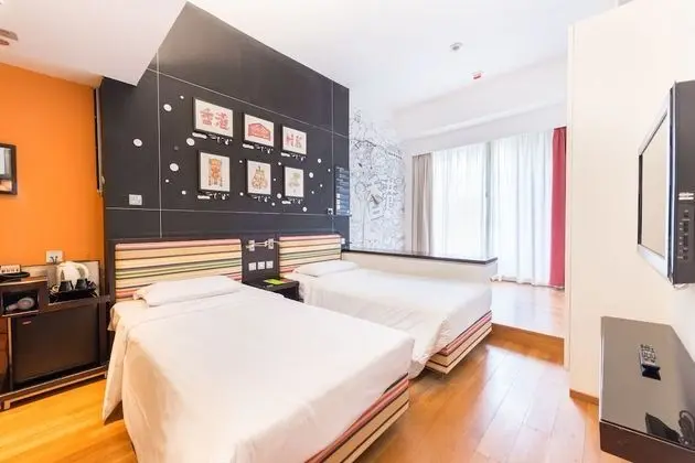 Y Loft Youth Square - Öne Çıkan Resim