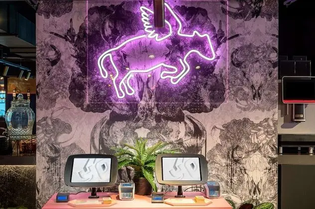 YOTEL Manchester Deansgate - Lobi