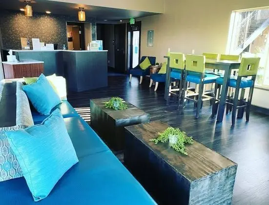 The Hotel Y - Lobi