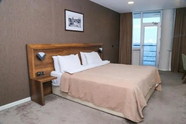 Yacht club hotel - Genel