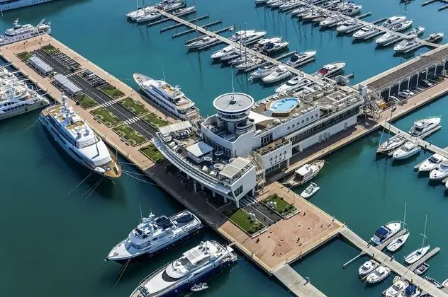 Yacht Club Marina di Loano - Dış Mekan