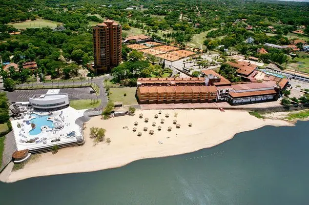 Yacht & Golf Club Paraguayo - Genel
