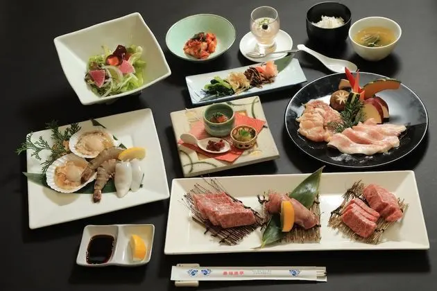 Yakiniku to Kaisen no Yado Raku - Öne Çıkan Resim