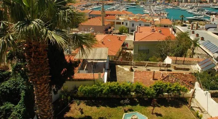 Yalçın Hotel