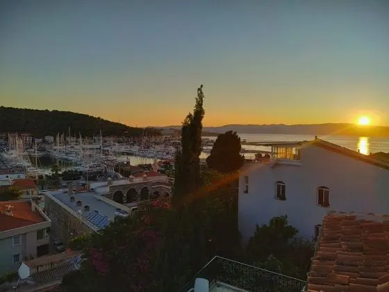 Yalçın Hotel