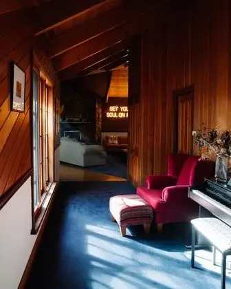 YALLINGUP LODGE SPA RETREAT