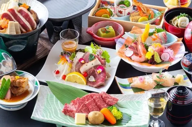 Yamashiro Onsen Miyabi no Yado Kaga Hyakumangoku - Yerinde Yemek