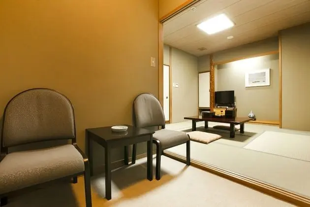 Yamatoya Honten Ryokan Osaka - Oda