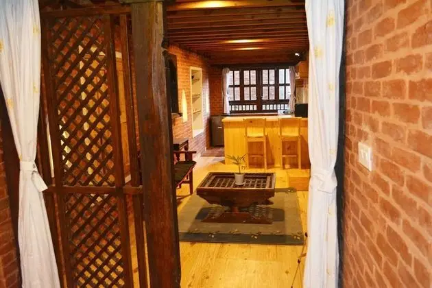 Yamba Traditional Home - Lobi