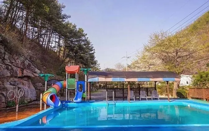 Yangpyeong Adeulbawi Pension