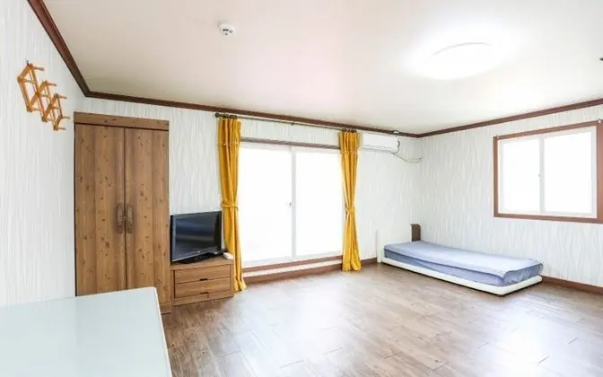 Yangpyeong Mountain Yard Pension - Oda
