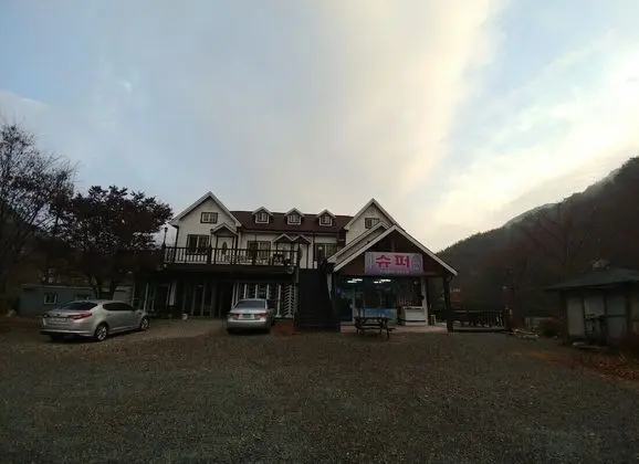 Yangsan Park Pension