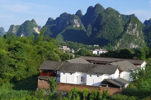 Yangshuo Dahuwai Camps Hotel