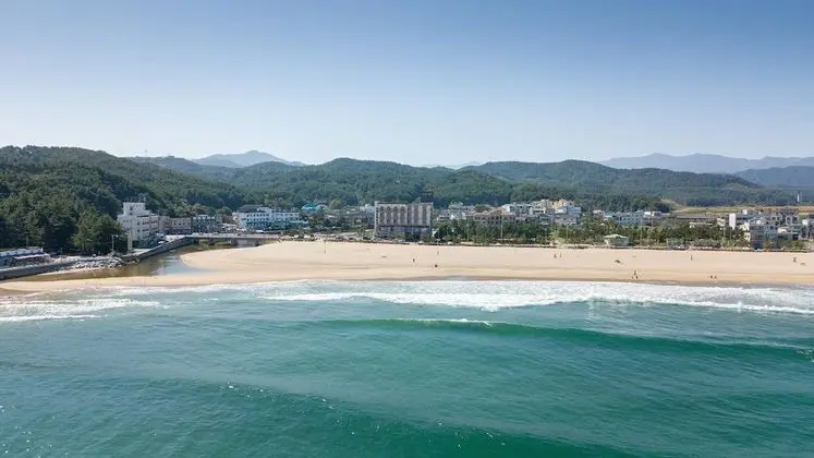 Yangyang Alps Beach
