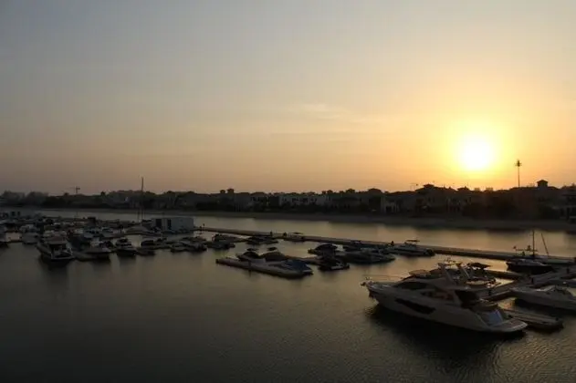 Yanjoon Holiday Homes - Marina Residence