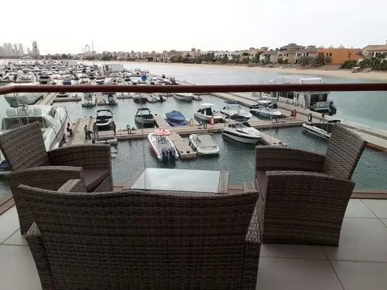 Yanjoon Holiday Homes - Palm Views