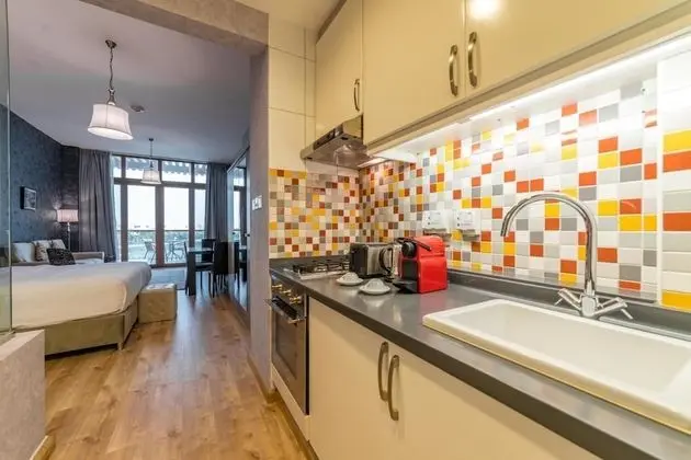 Yanjoon Holiday Homes - Palm Views - Mutfak
