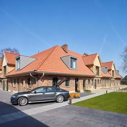 Yard Boarding Hotel