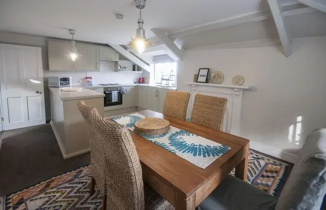 Yarner House - Yerinde Yemek