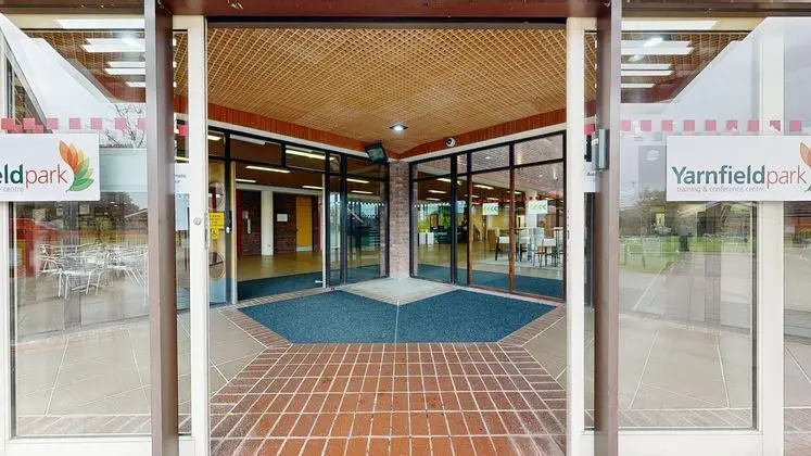 Yarnfield Park Training Centre - Lobi