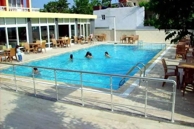 Yasemin Hotel - Havuz