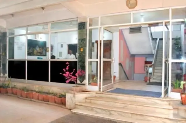 Hotel Yashoda International - Dış Mekan