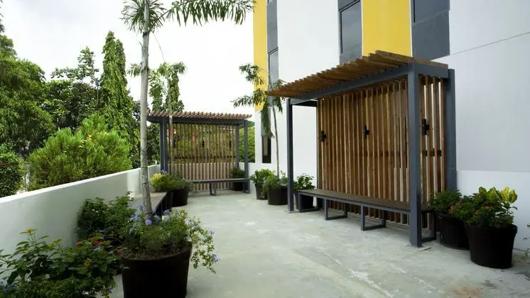 Yello Hotel