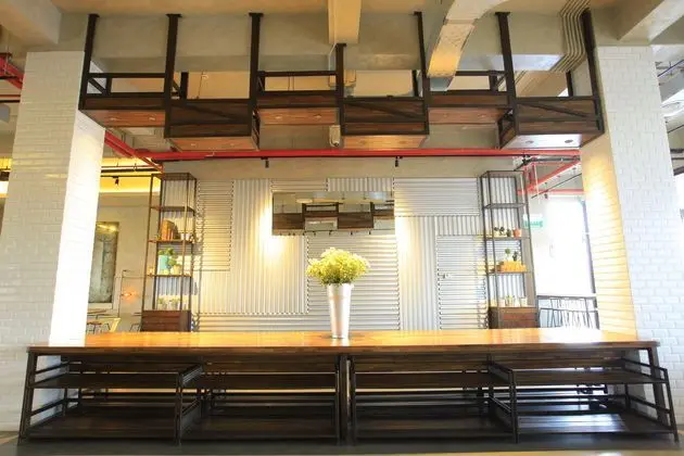 Yello Hotel Jemursari