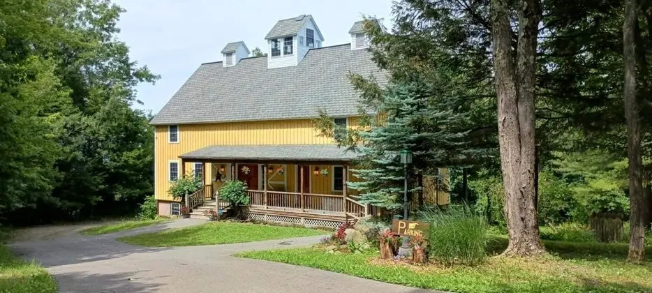 Yellow Barn Estate - Öne Çıkan Resim