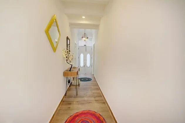 Yellow Barqueta Studio - Lobi