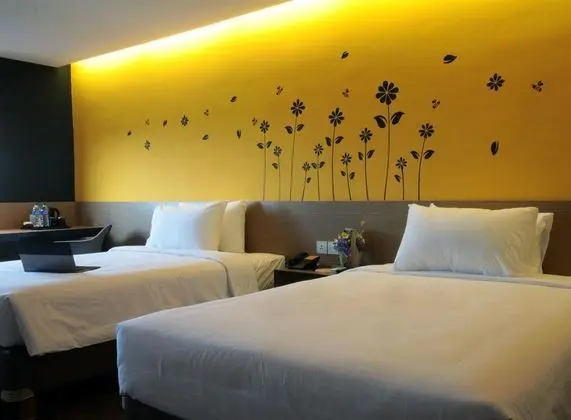 Yellow Bee Hotel Tangerang