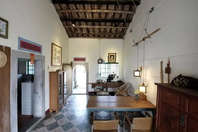 Yellow and Black Guesthouse - Yerinde Yemek