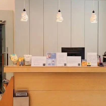 Yellow Brick Hotel 1 - Lobi