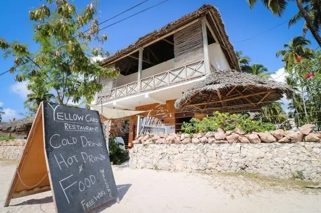 Yellow Card Apartment & Bungalow - Dış Mekan