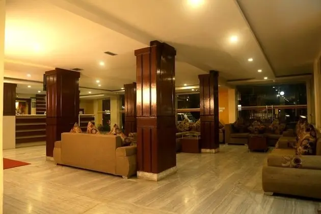 Yellow Pagoda Hotel - Lobi