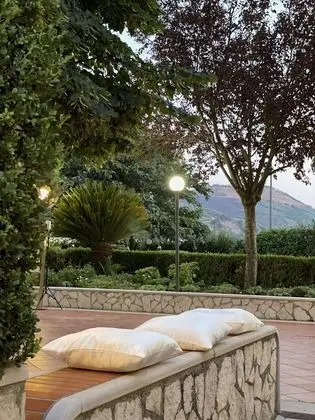 Yellow Park Hotel - Dış Mekan