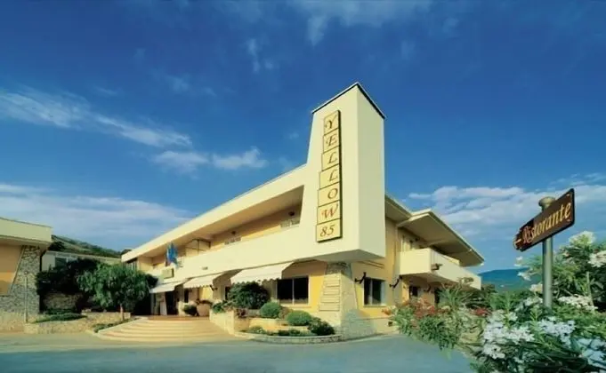 Yellow Park Hotel - 1