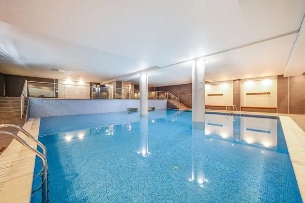 Yellow Praia Monte Gordo