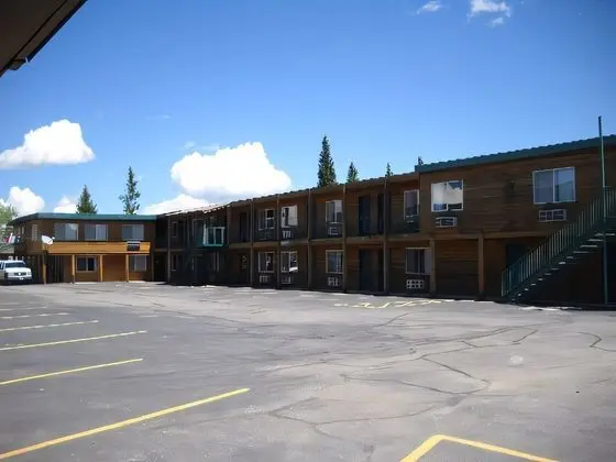 Yellowstone Country Inn - Dış Mekan