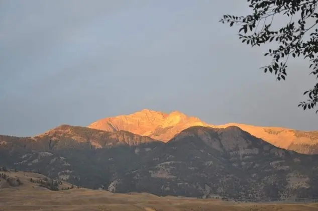 Yellowstone Village Inn and Suites - Dış Mekan