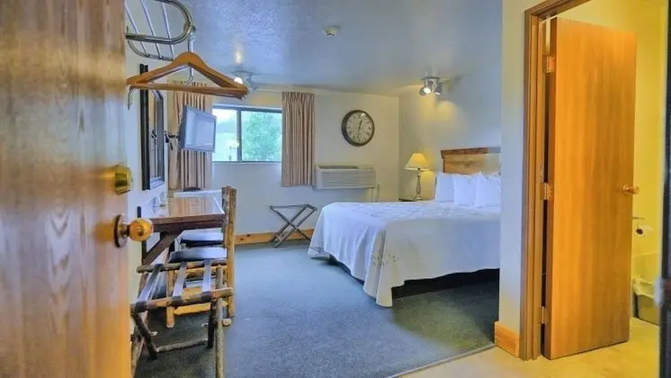 Yellowstone Village Inn and Suites - Oda