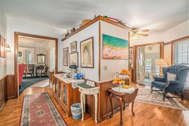 Yelton Manor Bed & Breakfast - Lobi
